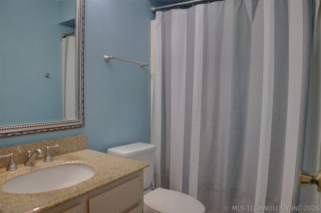 1302 E 140th Place, Glenpool, OK 74033