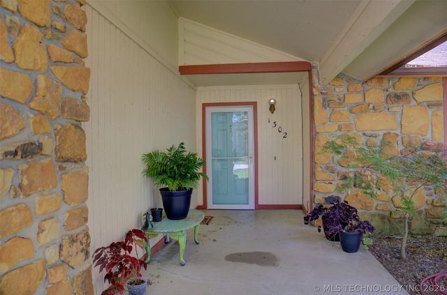 1302 E 140th Place, Glenpool, OK 74033