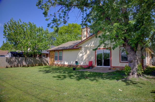 1302 E 140th Place, Glenpool, OK 74033