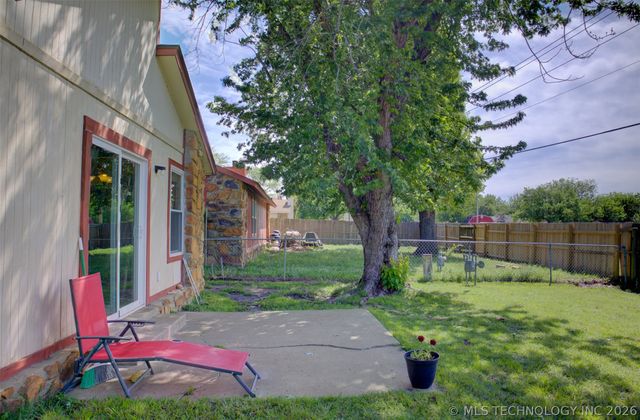 1302 E 140th Place, Glenpool, OK 74033