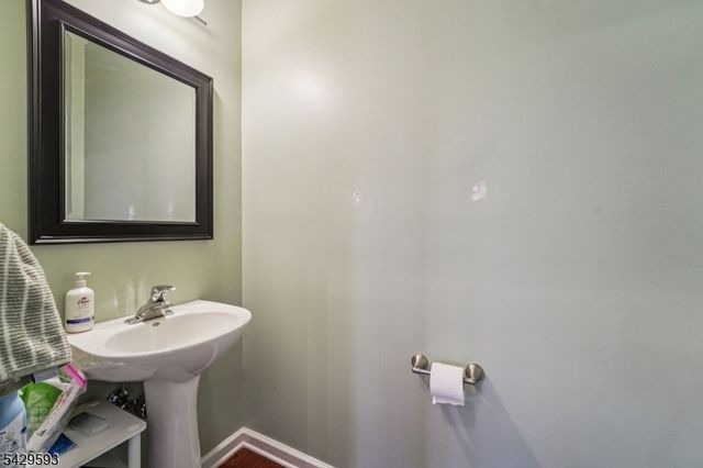123 Levinberg Ln, Wayne Twp., NJ 07470