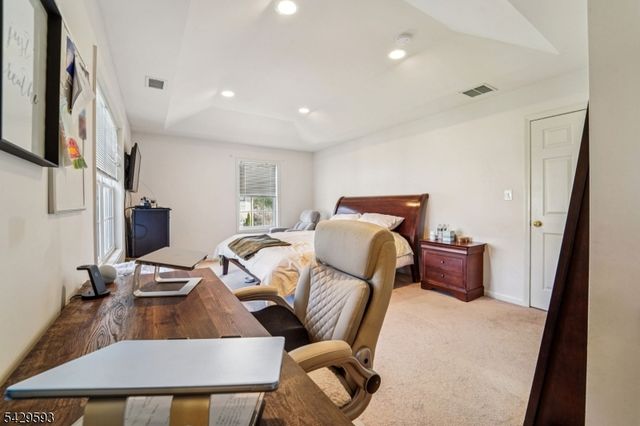 123 Levinberg Ln, Wayne Twp., NJ 07470
