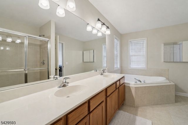 123 Levinberg Ln, Wayne Twp., NJ 07470