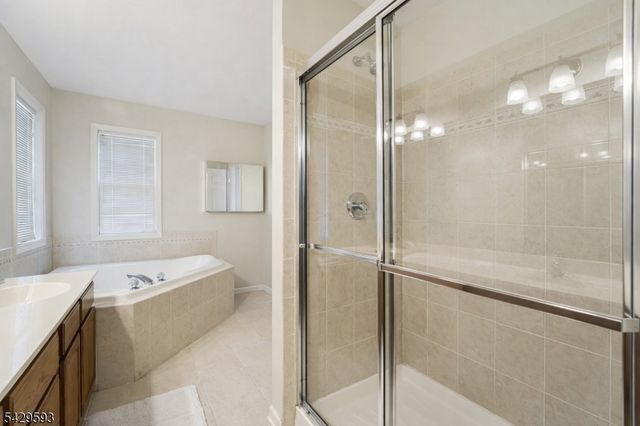 123 Levinberg Ln, Wayne Twp., NJ 07470