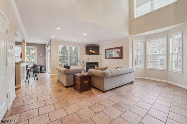 123 Levinberg Ln, Wayne Twp., NJ 07470