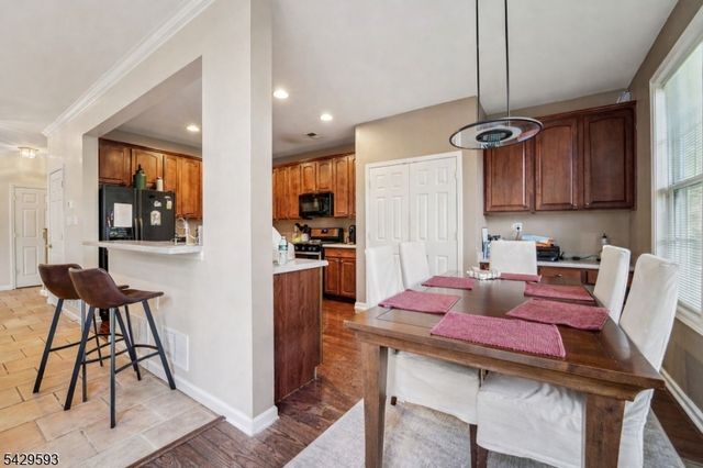 123 Levinberg Ln, Wayne Twp., NJ 07470