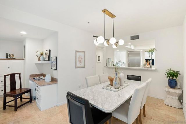 7520 Draper Ave 3, La Jolla, CA 92037