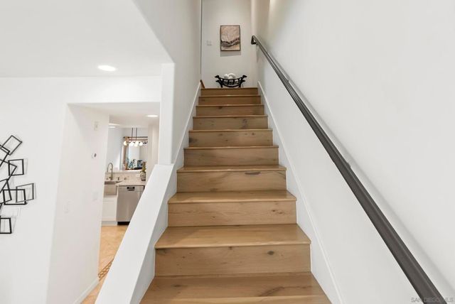 7520 Draper Ave 3, La Jolla, CA 92037