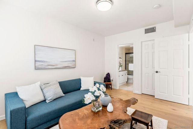 7520 Draper Ave 3, La Jolla, CA 92037