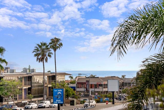 7520 Draper Ave 3, La Jolla, CA 92037