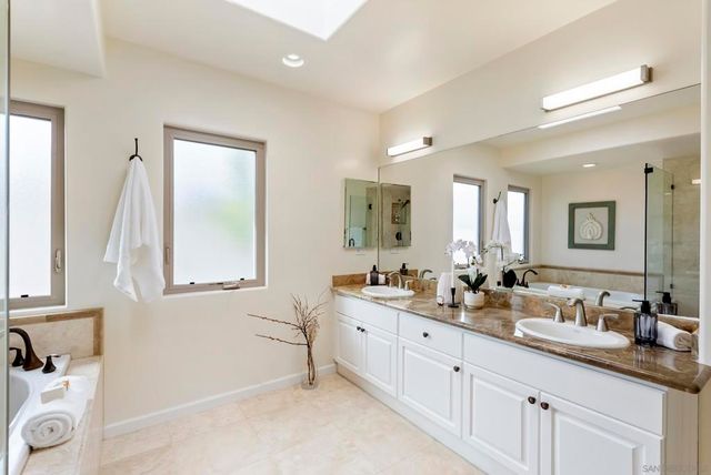 7520 Draper Ave 3, La Jolla, CA 92037