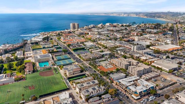 7520 Draper Ave 3, La Jolla, CA 92037