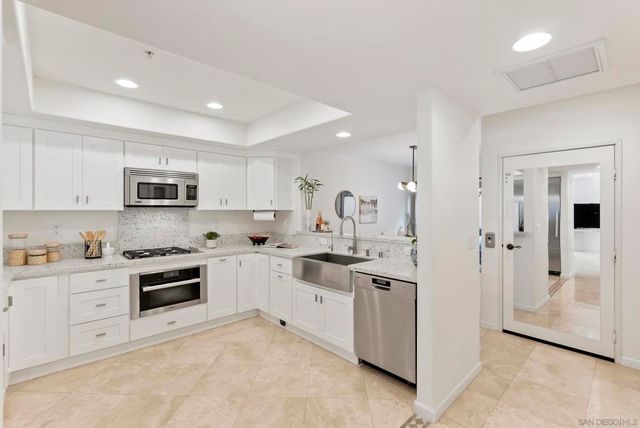 7520 Draper Ave 3, La Jolla, CA 92037