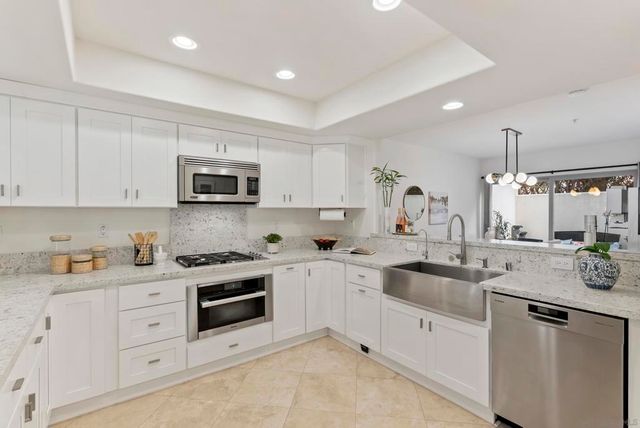 7520 Draper Ave 3, La Jolla, CA 92037