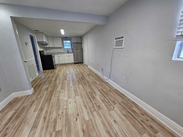 3901 Lakewood Road A, Palm Springs, FL 33461