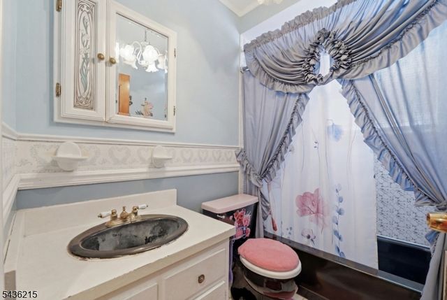 31 Division Ave, Belleville Twp., NJ 07109