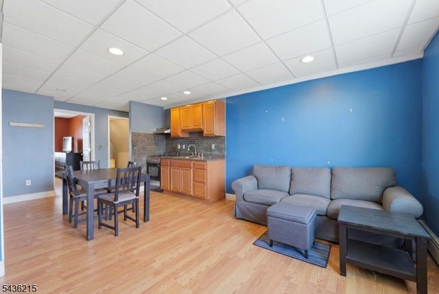 31 Division Ave, Belleville Twp., NJ 07109