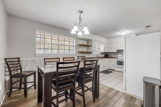 469 Stillwell Boulevard, Crestview, FL 32539