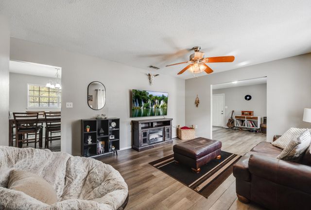 469 Stillwell Boulevard, Crestview, FL 32539