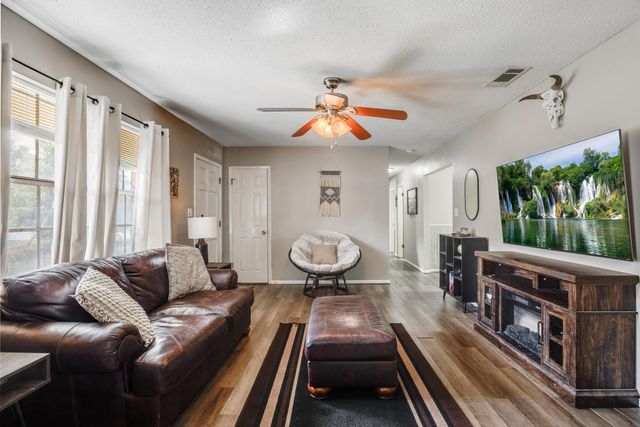 469 Stillwell Boulevard, Crestview, FL 32539