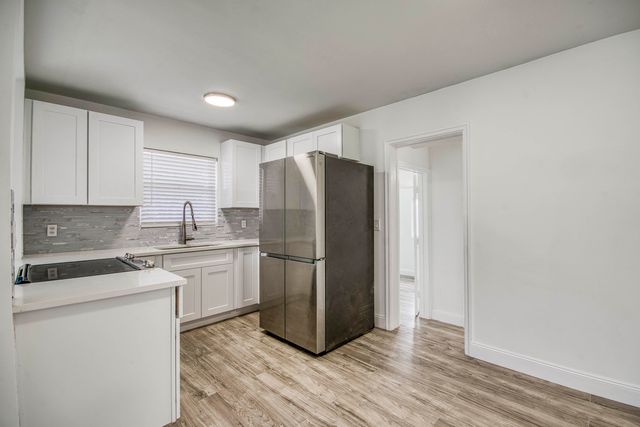 950 W 36th Street, Riviera Beach, FL 33404