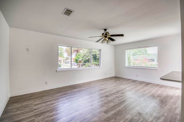 950 W 36th Street, Riviera Beach, FL 33404
