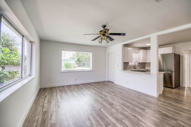 950 W 36th Street, Riviera Beach, FL 33404