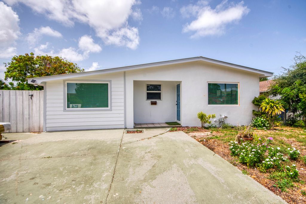 950 W 36th Street, Riviera Beach, FL 33404
