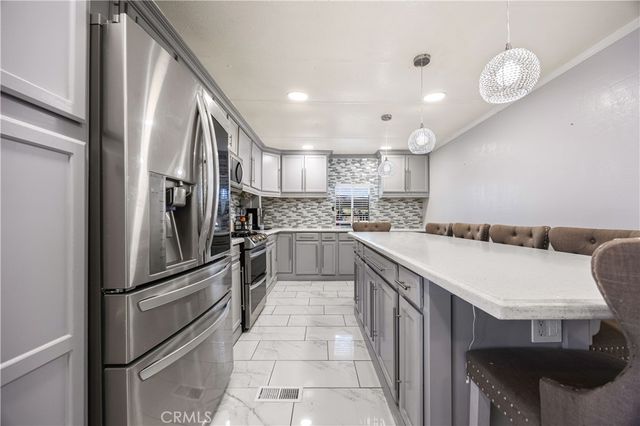 38015 65th Street D6, Palmdale, CA 93552