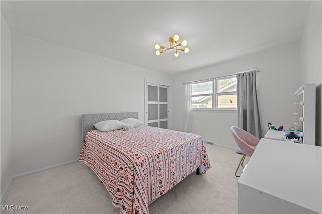 1250 Orchard Park Drive, Rocky River, OH 44116