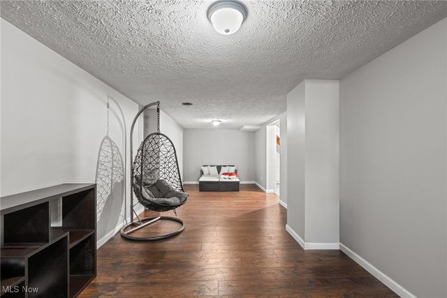 1250 Orchard Park Drive, Rocky River, OH 44116