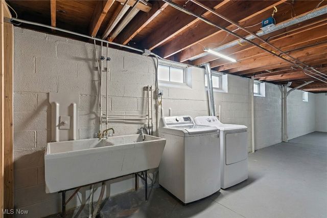 1250 Orchard Park Drive, Rocky River, OH 44116