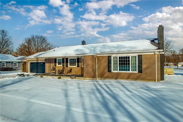 1250 Orchard Park Drive, Rocky River, OH 44116