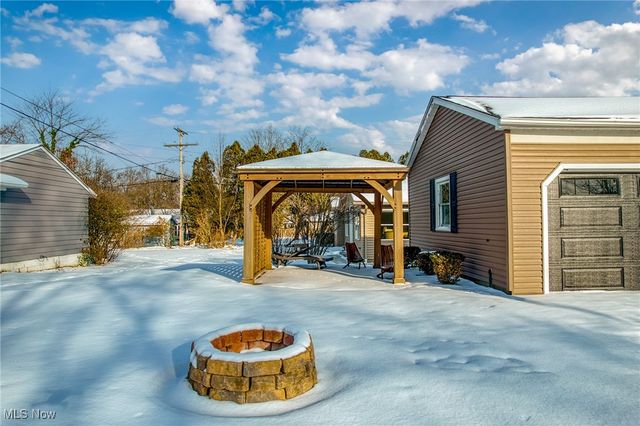 1250 Orchard Park Drive, Rocky River, OH 44116