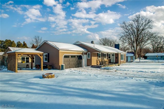 1250 Orchard Park Drive, Rocky River, OH 44116