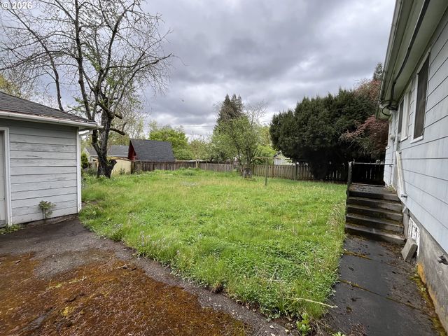 14222 Se CEDAR Ave, Milwaukie, OR 97267