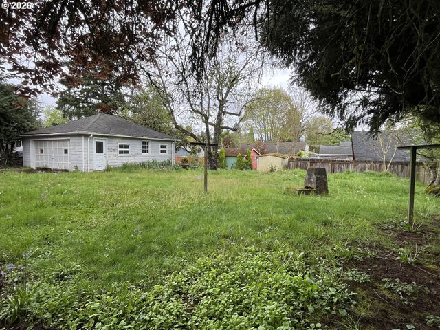 14222 Se CEDAR Ave, Milwaukie, OR 97267