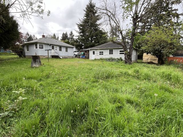 14222 Se CEDAR Ave, Milwaukie, OR 97267