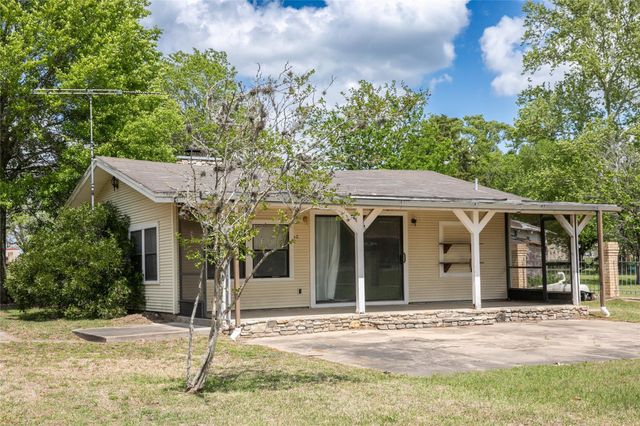 5655 Main Street, Chappell Hill, TX 77426