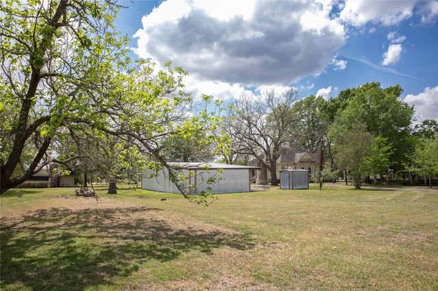 5655 Main Street, Chappell Hill, TX 77426
