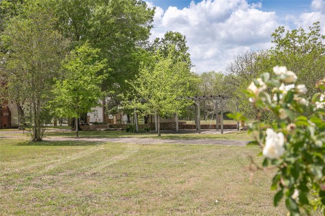 5655 Main Street, Chappell Hill, TX 77426