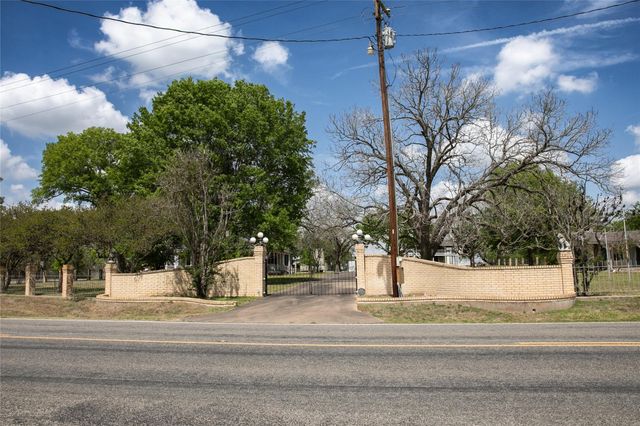 5655 Main Street, Chappell Hill, TX 77426