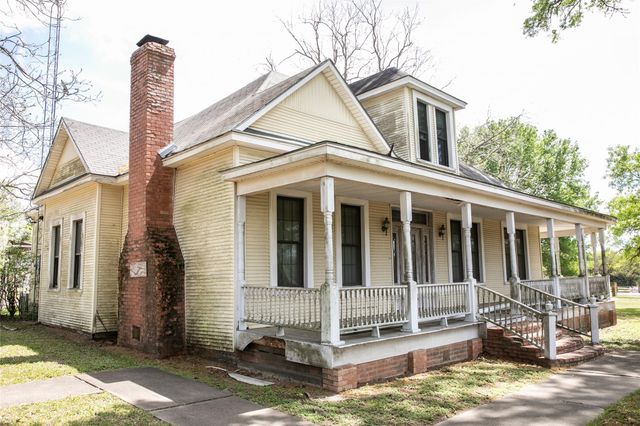 5655 Main Street, Chappell Hill, TX 77426