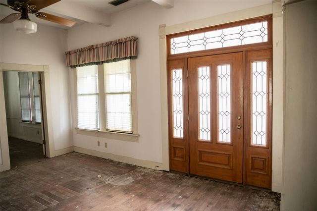 5655 Main Street, Chappell Hill, TX 77426