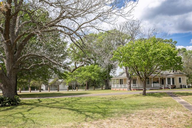 5655 Main Street, Chappell Hill, TX 77426