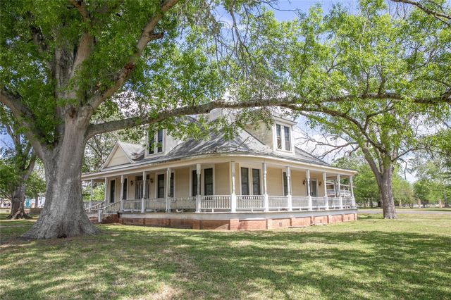 5655 Main Street, Chappell Hill, TX 77426