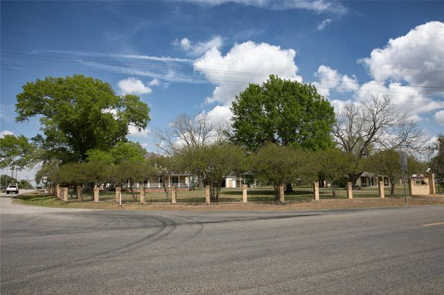 5655 Main Street, Chappell Hill, TX 77426
