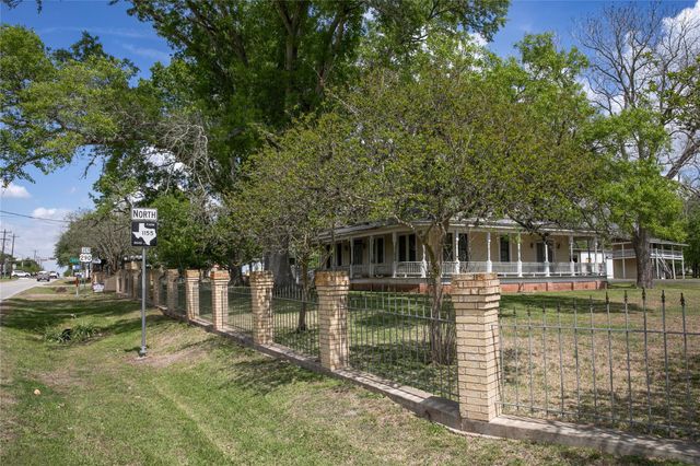 5655 Main Street, Chappell Hill, TX 77426