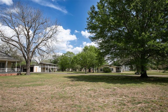 5655 Main Street, Chappell Hill, TX 77426