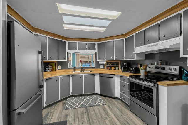 5619 BAYSHORE ROAD 466, Palmetto, FL 34221